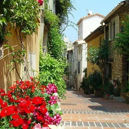 Dans La 