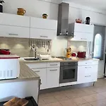 Dans La 