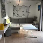 Dans La 