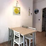 Dans La 